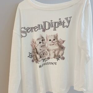 No Boundaries White Long Sleeve Graphic Tee with Kitten Print